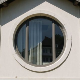 Круглое окно