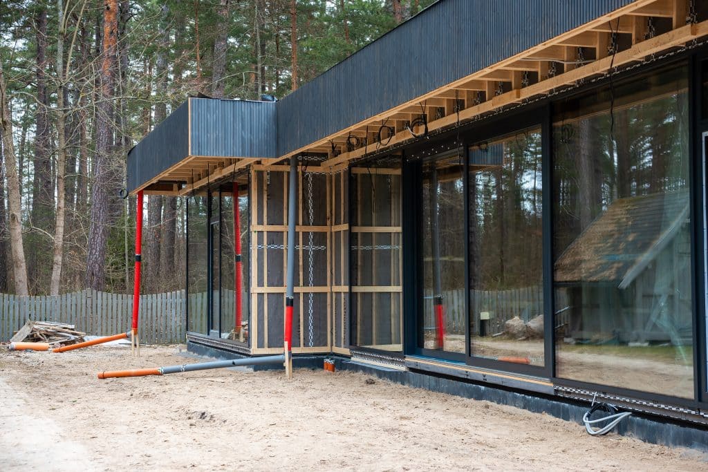 Обсада для окон и дверей в деревянном доме