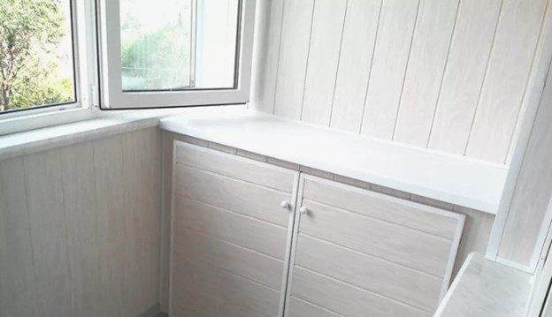 Отделка балкона и остекление окон